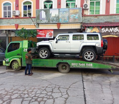 KPK Sita 3 Mobil Mewah Eks Kepala Bea Cukai Makassar Andhi Pramono, Ini Penampakannya