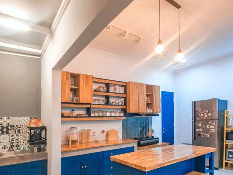 Kitchen Buluk Becomes Super Cool, Industrial Nuanced