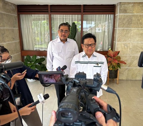 Bakal Cawapres sekaligus Ketua Umum PKB Muhaimin Iskandar alias Cak Imin menerima kunjungan lima purnawirawan TNI di rumah dinasnya di Jalan Widya Chandra, Jakarta Selatan, Kamis (21/9).<br>