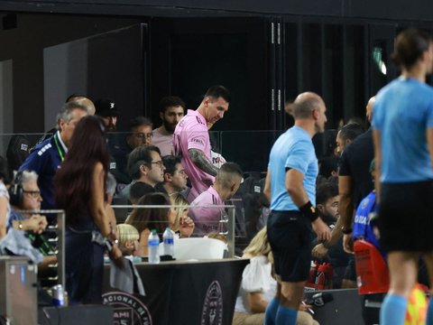 FOTO: Momen Lionel Messi Sebelum dan Sesudah Meninggalkan Lapangan Karena Cedera saat Inter Miami Vs Toronto FC