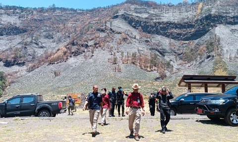 Kebakaran Bukit Teletubbies Bromo Gara-Gara Flare Foto Prewed, Kerugian Capai Rp5,4 M