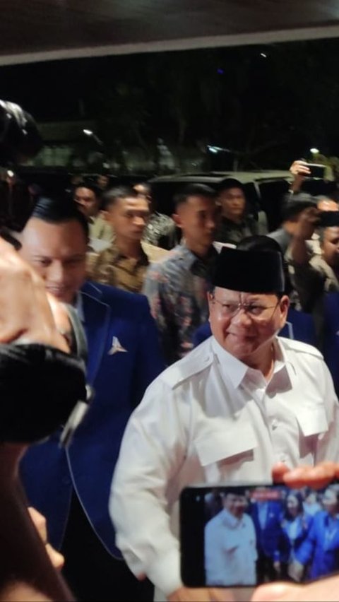 Prabowo dan AHY Berbalas Salam Hormat di Rapimnas Demokrat: Semoga Barokah Acaranya