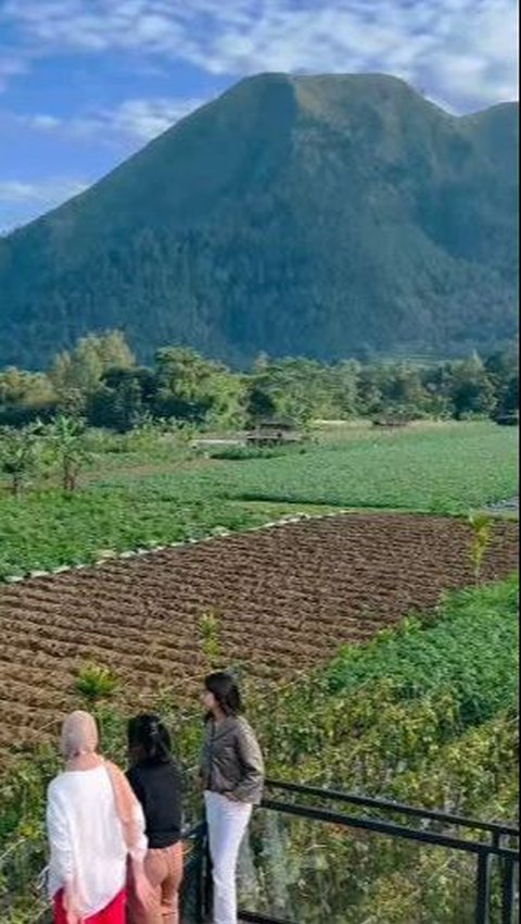 Mengunjungi Surga Tersembunyi di Sisi Utara Magelang, Melihat Pemandangan Tujuh Gunung