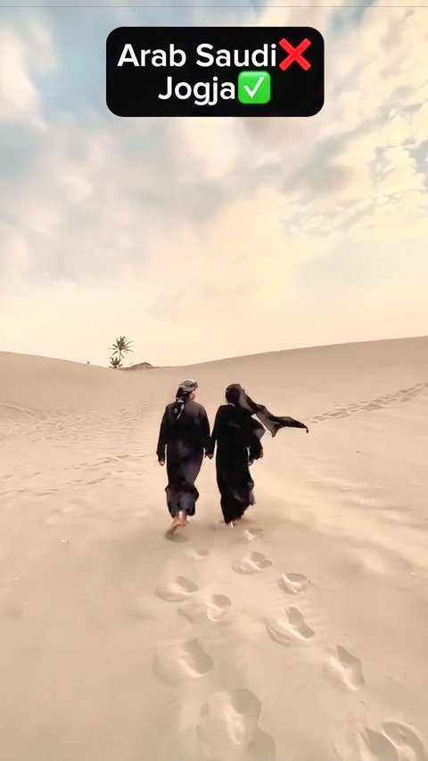 Photo Pre-wedding Super Aesthetic, Thought to be in the Saudi Arabian Desert, Turns out the Location is in Jogja.