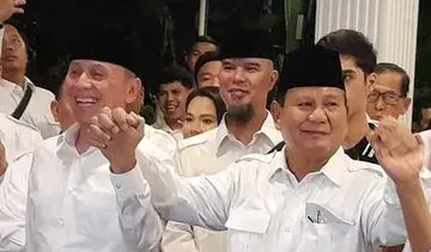 Namun demikian, Riza menegaskan, saat ini pihaknya belum membangun komunikasi dengan kelompok atau komunitas manapun. Gerindra dan koalisi tengah fokus membangun kekuatan antar parpol terlebih dahulu<br>