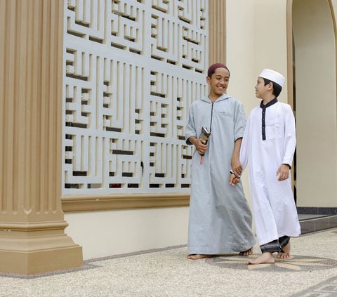 Law Prohibiting Noisy Children in the Mosque During Prayer