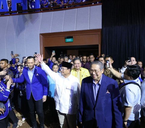 SBY Nyanyikan Lagu 'Kamu Enggak Sendirian', Prabowo: Saya Merasa Dihormati