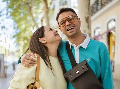 OOTD Ala Anak Muda, 10 Foto Raffi Ahmad dan Nagita di Madrid Bak ABG Pacaran