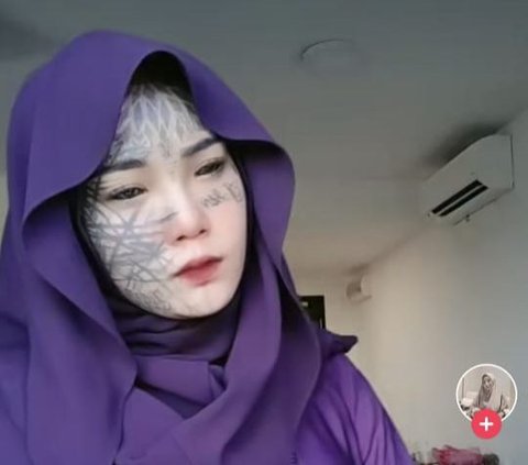 Putuskan Lepas Hijab Usai Hijrah, Intip Potret Terbaru Mondy Tatto Wanita Punk yang Tato di Mata