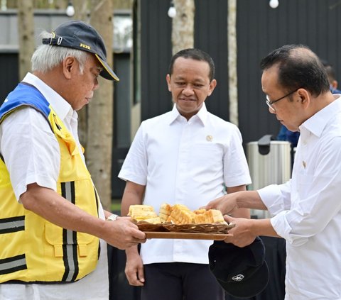 Menteri PUPR Basuki Curi Perhatian di IKN, Jadi Pramusaji Antarkan Sarapan untuk Jokowi