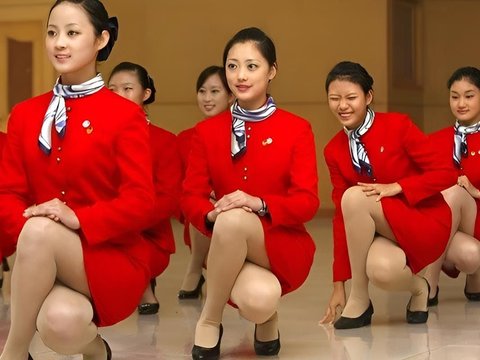 Not Just Stylish and Sexy, There is Actually a Reason for the High Slit in Flight Attendant Uniforms
