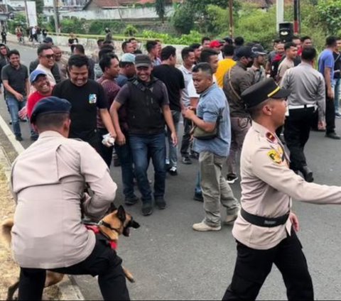 Salah Sasaran, Aksi Anjing Polisi Tak Sengaja Gigit Sang Komandan Ini Viral