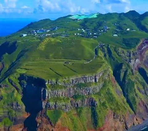 Melihat Lebih Dalam Pulau Aogashima, Ada Kota di Tengah Gunung Berapi Aktif