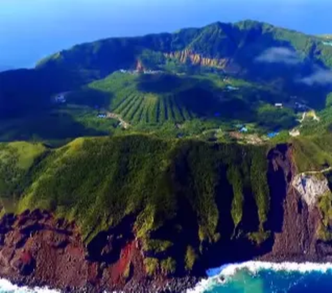 Melihat Lebih Dalam Pulau Aogashima, Ada Kota di Tengah Gunung Berapi Aktif