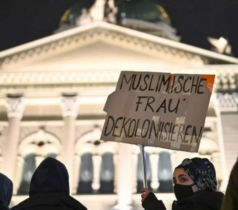 Swiss Sahkan UU Larangan Pakai Cadar, Terapkan Denda Rp17 Juta Bagi yang Melanggar