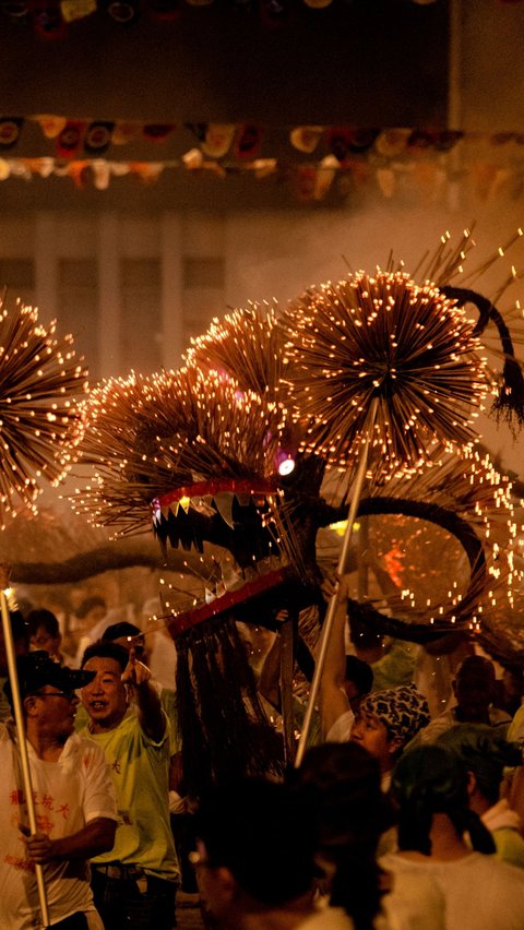 Tarian Naga Api Tai Hang Warnai Musim Gugur di Hong Kong