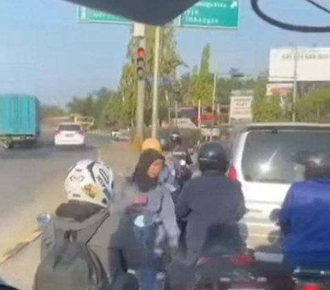 Viral Aksi Nekat Pelajar Demi Hindari Razia Polisi