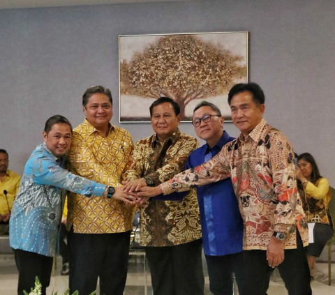 Anggota Komisi III DPR ini menambahkan, Gerindra mendorong PDIP dan Ganjar untuk bertanding dengan semangat persaudaraan. Sebab, apabila bersatu ada kerumitan di masalah kursi capres-cawapres.