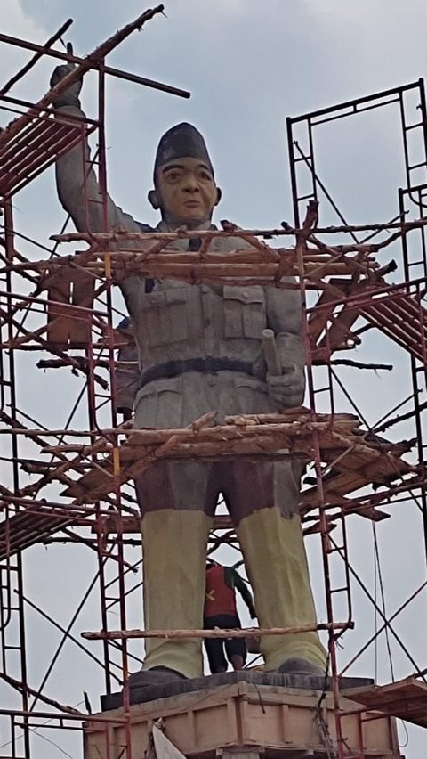 Pemkab Banyuasin Ultimatum Kontraktor Perbaiki Patung Tak Mirip Bung Karno, Tak Beres Diganti!<br>