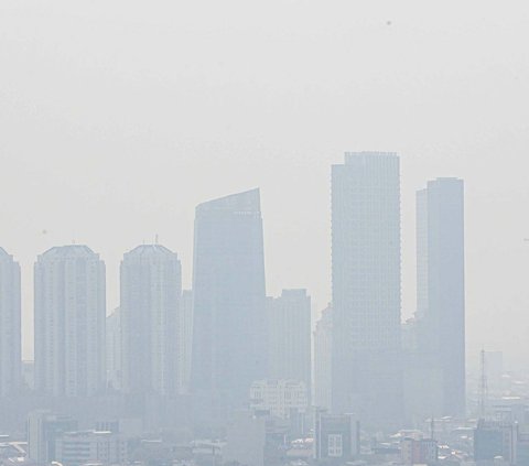 FOTO: Polusi Udara Jakarta Kembali Memburuk, Langit Tak Lagi Biru Cerah