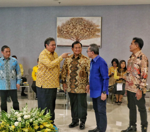 Direktur Eksekutif PARA Syndicate Ari Nurcahyo memaparkan, jika posisi Partai Golkar di Koalisi Indonesia Maju (KIM) sangat istimewa. Namun, dia melihat manuver Partai Golkar hanya duduk manis. 