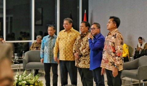 <br>Dia menyebut, Golkar hanya diam saat PAN melakukan manuver politik. 