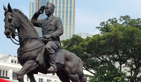 Patung Sukarno di Kantor Kementerian Pertahanan<br>