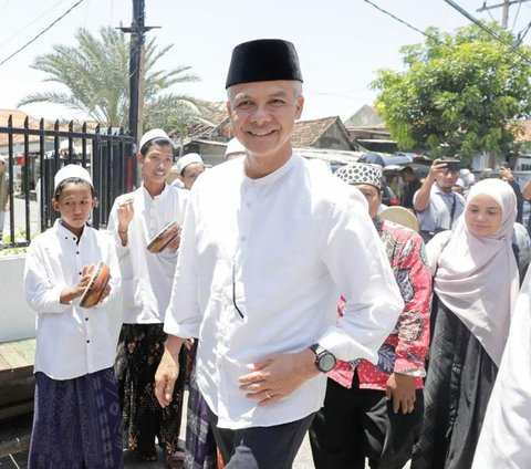 Sowan ke Ponpes KH Ustman Surabaya, Ganjar Dititipkan Pesan Bawa Indonesia Maju & Perhatikan Pesantren