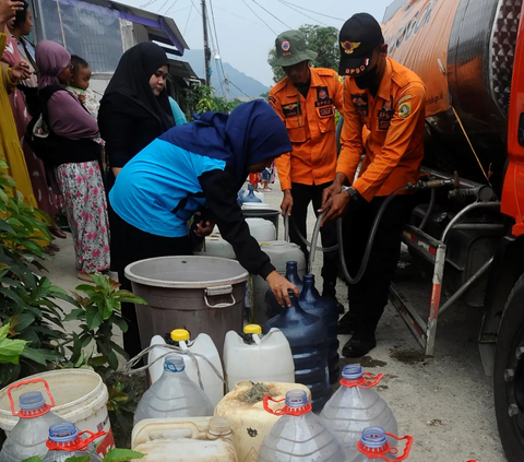 Pipa di Petamburan 4 Bocor, Suplai Air PAM ke 41 Wilayah Terganggu