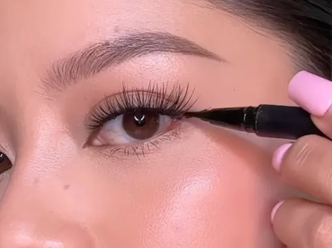 Making Wing Eyeliner Easier with Bobby Pin
