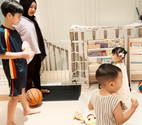 Momen Lucu Ameena & Rayyanza Playdate, Netizen 'Bestie dari Bayi'