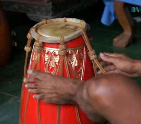 Kisah Inspirasi Joko Kendang, Teruskan Usaha Sang Kakek Jadi Perajin Alat Musik Tradisional