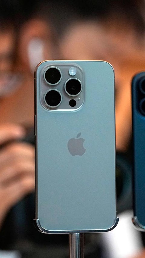 Antrean tersebut cukup mengejutkan di tengah kekhawatiran lesunya permintaan iPhone 15.