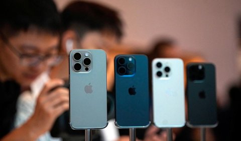 iPhone 15 diketahui memiliki bodi titanium baru, chip yang lebih cepat, dan kemampuan bermain videogame yang lebih tinggi. Kendati demikian, hal itu dianggap belum memberikan peningkatan yang signifikan dari model sebelumnya.