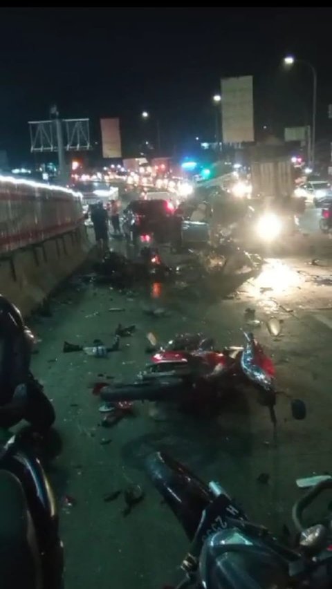 Kecelakaan Maut di Exit Tol Bawen, 3 Orang Meninggal dan 9 Lainnya Luka-Luka