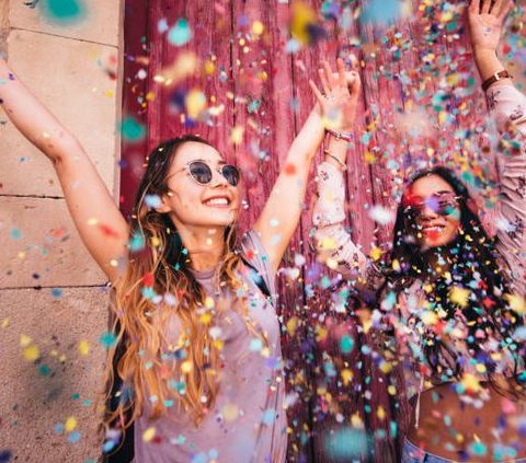 5 Meanings of Dreaming Attending a Party, Is it a Sign of Good Luck?