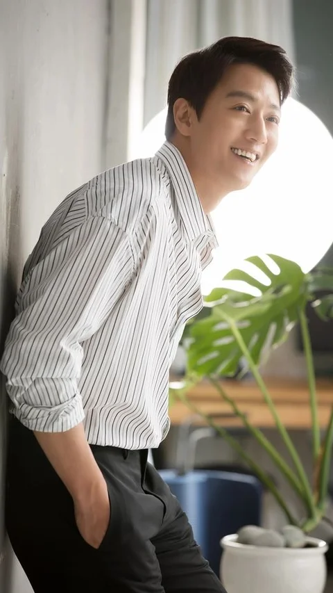 6. Kim Rae Won