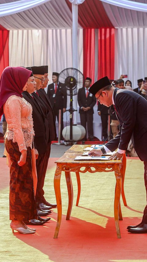 Upacara pelantikan digelar di halaman kantor KPU RI, Jakarta Pusat.