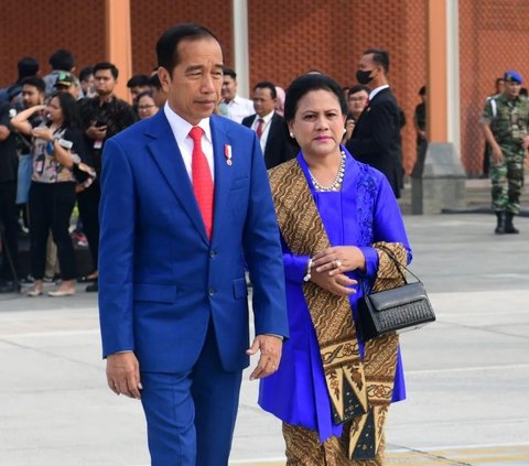 Iriana Jokowi Crying Holding Back Tears When Her Personal Aide Bids Farewell