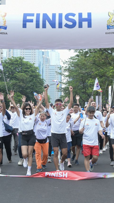 Kadin Gelar Fun Walk untuk Peringati HUT ke-55, Diikuti 5.000 Peserta