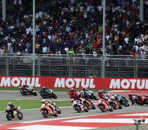 FOTO: Ganasnya Suhu Panas Balapan MotoGP 2023 di India, Jorge Martin Sampai Tumbang Kehabisan Tenaga Usai Finis Kedua
