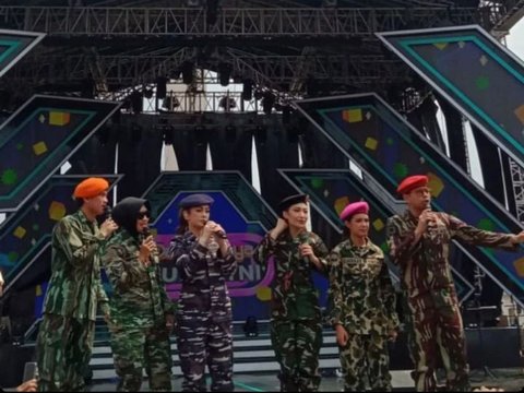 Berseragam Loreng dan Baret Merah, Potret Gagah Raffi Ahmad Pose Bareng Panglima TNI