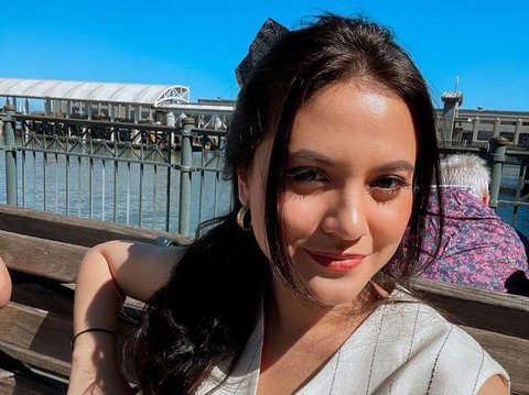 Pakai OOTD Simple, 8 Foto Cantik Marsha Aruan Saat Jalan-Jalan Ke California