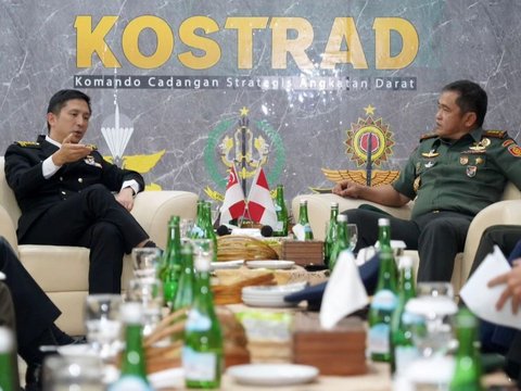 Pangkostrad Terima Kunjungan Kehormatan Panglima Angkatan Bersenjata Singapura