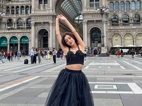 8 Foto Cantik Gabriella Ekaputri di Milan Fashion Week Spring Summer 2024