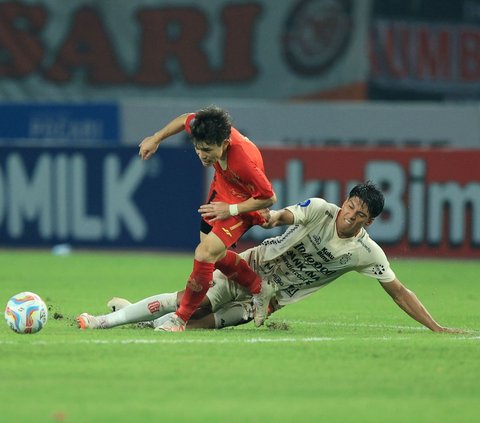 Laga pekan ke-13 BRI Liga 1 2023/2024 yang mempertemukan Persija Jakarta Vs Bali United berlangsung cukup seru di Stadion Patriot Chandrabhaga, Bekasi pada Minggu (24/9/2023) malam WIB.