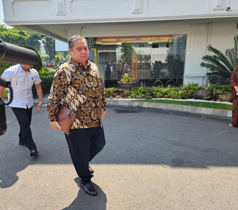 Presiden Joko Widodo (Jokowi) memanggil sejumlah menteri ke Istana Kepresidenan, Jakarta, Senin (25/9). Mereka dipanggil untuk melakukan rapat tentang di pulau Rempang, Provinsi Kepulauan Riau.