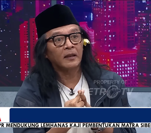 Sujiwo Tejo can only be silent while listening to Ustaz Das'ad Latif's answer about interfaith marriage