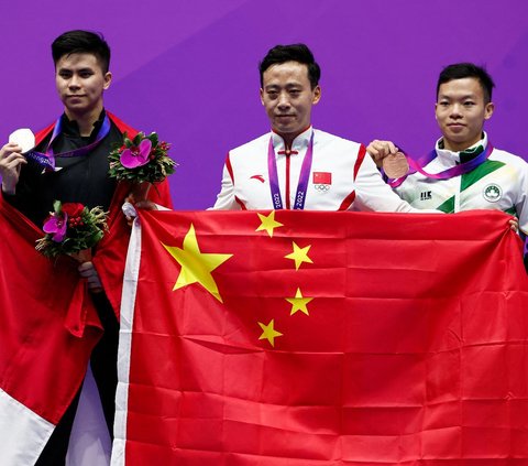 FOTO: Penampilan Memukau Edgar Xavier Marvelo, Atlet Wushu Indonesia yang Sukses Meraih Perak di Asian Games