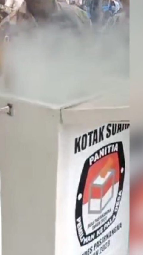 Akibat kejadian itu, beberapa surat suara disebut ada yang terbakar dan dinyatakan tidak sah.